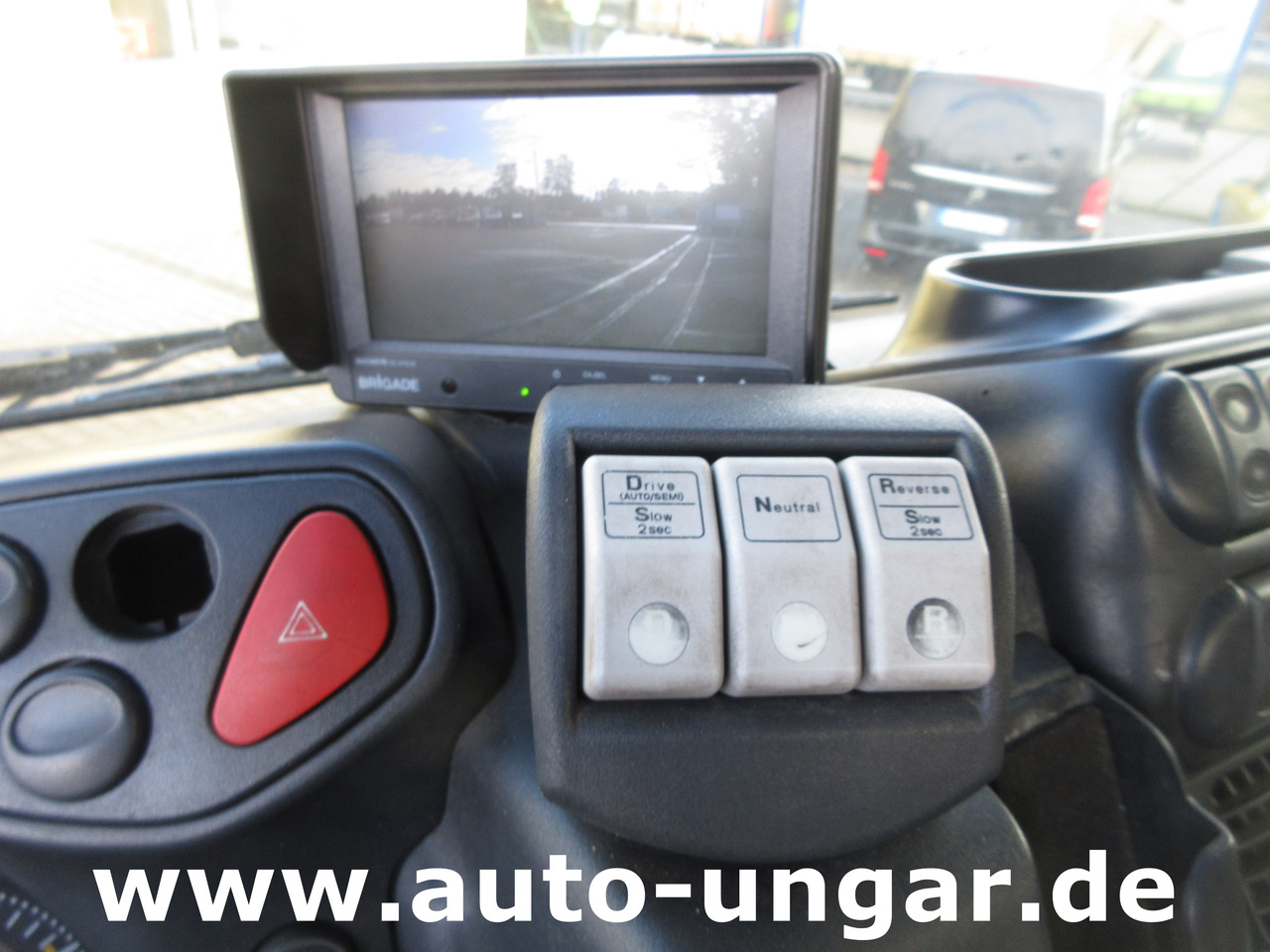 Самосвал, Автоманипулятор Iveco Trakker 360 Kipper Allrad 4x4 Kran Palfinger PK 9002 Kommunalhydraulik Winterdienst Euro 5: фото 33 Самосвал, Автоманипулятор Iveco Trakker 360 Kipper Allrad 4x4 Kran Palfinger PK 9002 Kommunalhydraulik Winterdienst Euro 5: фото 33