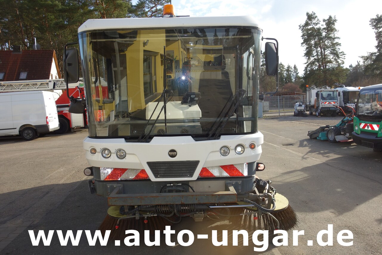 Ravo CR 540 Bj. 2013 Kehrmschine Straßenkehrer Streetsweeper Kommunalfahrzeug - Подметально-уборочная машина: фото 2 Ravo CR 540 Bj. 2013 Kehrmschine Straßenkehrer Streetsweeper Kommunalfahrzeug - Подметально-уборочная машина: фото 2