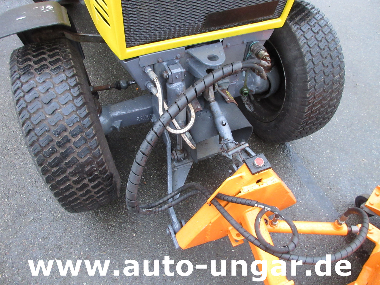 Schanzlin 304 Diesel 4x4 Winterdienst Pflug & Streuer 2-Sitzer Zapfwelle - Коммунальный трактор: фото 3 Schanzlin 304 Diesel 4x4 Winterdienst Pflug & Streuer 2-Sitzer Zapfwelle - Коммунальный трактор: фото 3