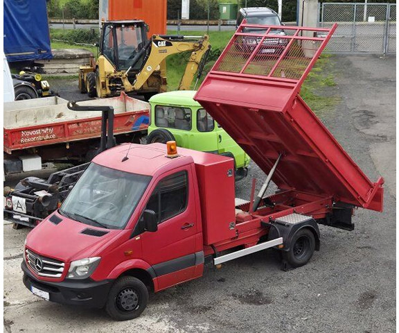 Mercedes-Benz Sprinter 516 - Малотоннажный самосвал: фото 1 Mercedes-Benz Sprinter 516 - Малотоннажный самосвал: фото 1