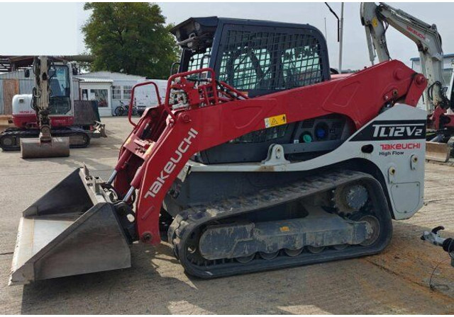 Takeuchi TL12 V2 Hi-Flow - Гусеничный погрузчик: фото 2 Takeuchi TL12 V2 Hi-Flow - Гусеничный погрузчик: фото 2