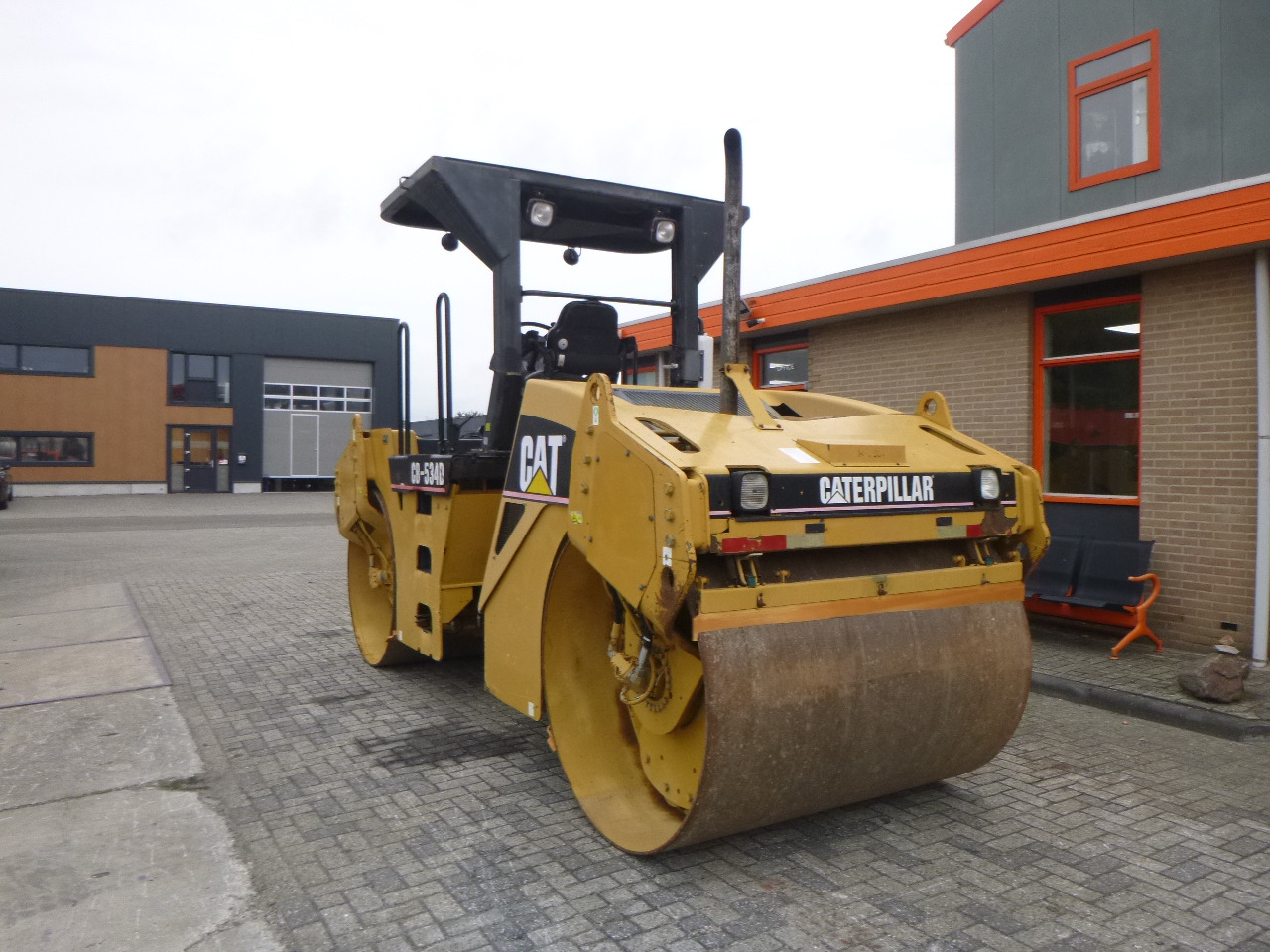 CATERPILLAR CB-534D - Дорожный каток: фото 3 CATERPILLAR CB-534D - Дорожный каток: фото 3