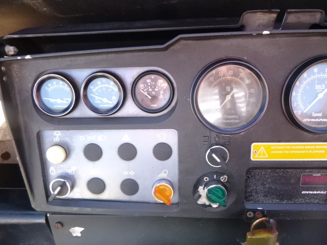 Дорожный каток DYNAPAC CC432V: фото 33 Дорожный каток DYNAPAC CC432V: фото 33