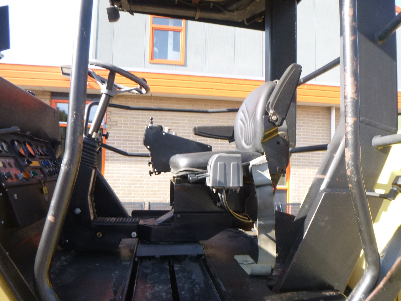 Дорожный каток DYNAPAC CC432V: фото 27 Дорожный каток DYNAPAC CC432V: фото 27