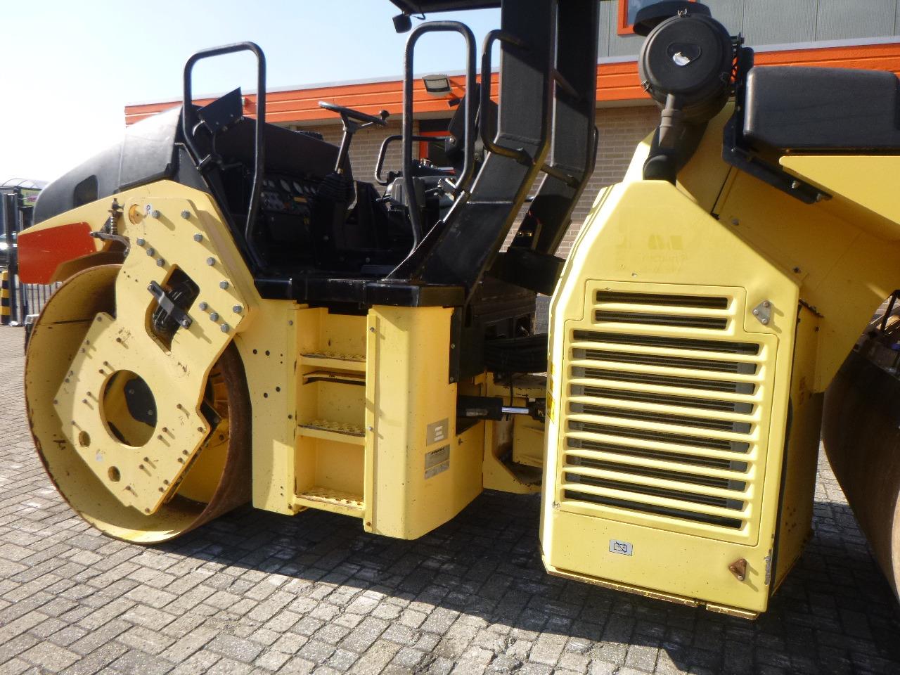 Дорожный каток DYNAPAC CC432V: фото 13 Дорожный каток DYNAPAC CC432V: фото 13