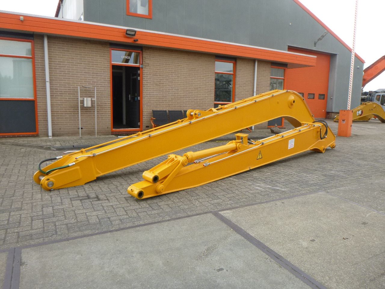 JCB JS200/JS210/JS220 Long reach front - Стрела для Гусеничных экскаваторов: фото 1 JCB JS200/JS210/JS220 Long reach front - Стрела для Гусеничных экскаваторов: фото 1