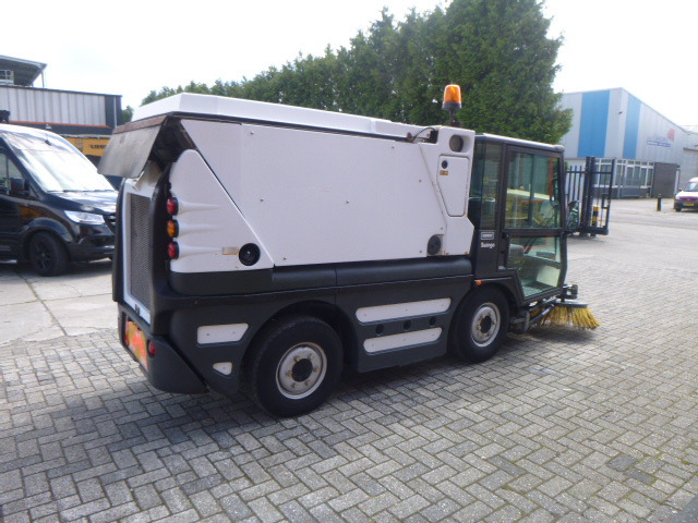 SCHMIDT SWINGO 250 - Подметально-уборочная машина: фото 4 SCHMIDT SWINGO 250 - Подметально-уборочная машина: фото 4