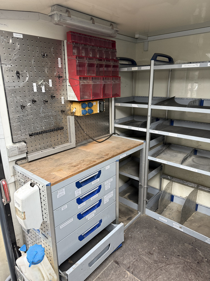 MAN TGL 12.180 Koffer mit Ruthmann Versalift 14.90m - Грузовик с подъемником: фото 2 MAN TGL 12.180 Koffer mit Ruthmann Versalift 14.90m - Грузовик с подъемником: фото 2