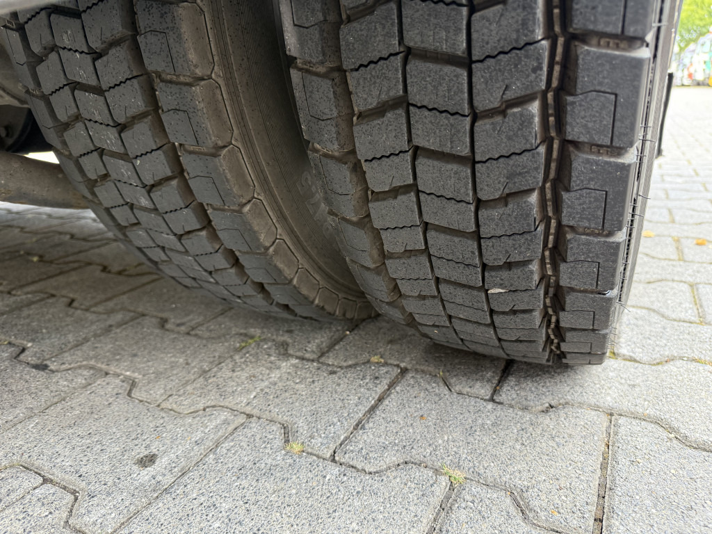 MAN TGL 7.180 4X2 BL 1500Kg Ladebordwand - Тентованный грузовик: фото 2 MAN TGL 7.180 4X2 BL 1500Kg Ladebordwand - Тентованный грузовик: фото 2