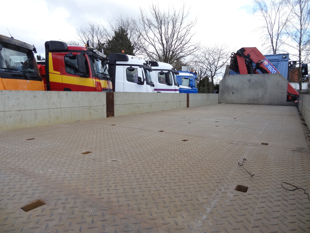 Mercedes-Benz Actros 2533 6X2 HMF 1820 Langmaterial - Грузовик бортовой/ Платформа, Автоманипулятор: фото 2 Mercedes-Benz Actros 2533 6X2 HMF 1820 Langmaterial - Грузовик бортовой/ Платформа, Автоманипулятор: фото 2