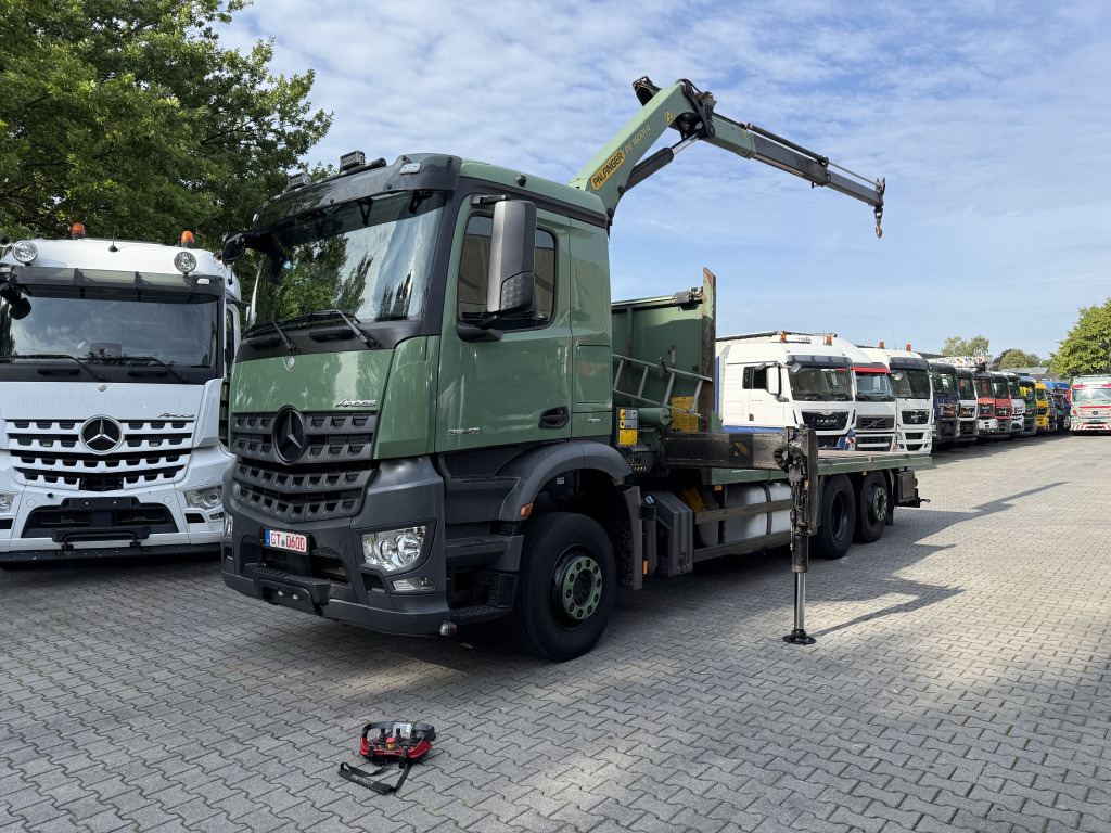 Mercedes-Benz Arocs 2542 6X2 Kran Palfinger 16001 - Грузовик бортовой/ Платформа, Автоманипулятор: фото 1 Mercedes-Benz Arocs 2542 6X2 Kran Palfinger 16001 - Грузовик бортовой/ Платформа, Автоманипулятор: фото 1