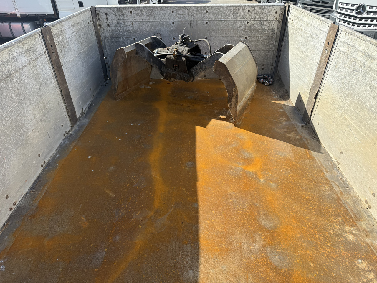 Scania R380 6X2*4 Kipper mit Kran HIAB 220 - Самосвал, Автоманипулятор: фото 2 Scania R380 6X2*4 Kipper mit Kran HIAB 220 - Самосвал, Автоманипулятор: фото 2