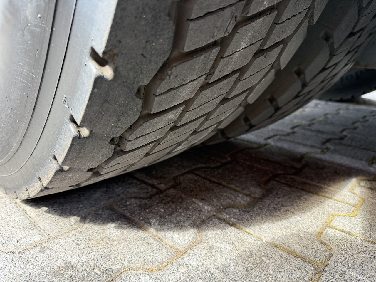 Mercedes-Benz Actros 1842LS Kran HMF 2020 bis 18 Meter - Тягач: фото 2 Mercedes-Benz Actros 1842LS Kran HMF 2020 bis 18 Meter - Тягач: фото 2