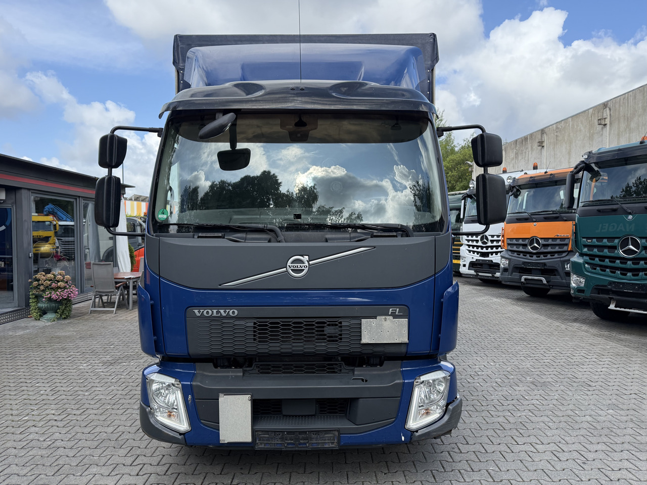 Тентованный грузовик Volvo FL210 14 Tonner: фото 8