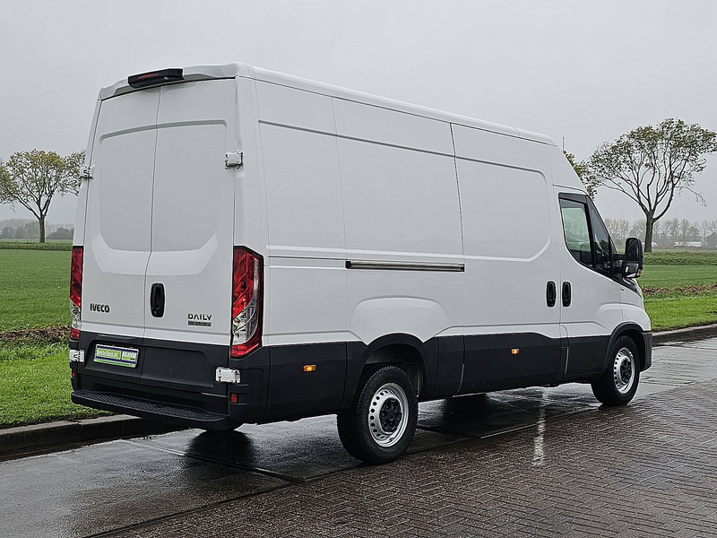 Iveco Daily 35 S 3.0ltr ac aut. EURO6 - Цельнометаллический фургон: фото 3 Iveco Daily 35 S 3.0ltr ac aut. EURO6 - Цельнометаллический фургон: фото 3