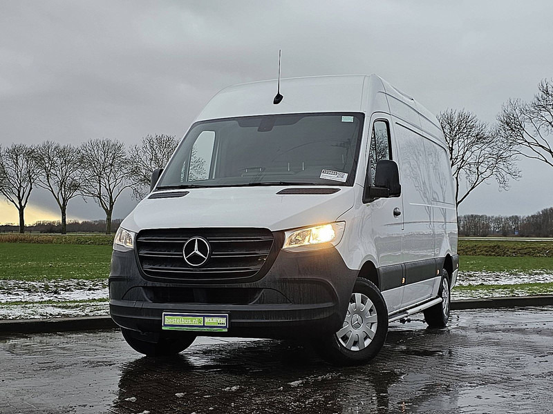 Mercedes-Benz Sprinter 311 L2H2 Mbux RWD Euro6! - Легковой фургон: фото 1 Mercedes-Benz Sprinter 311 L2H2 Mbux RWD Euro6! - Легковой фургон: фото 1
