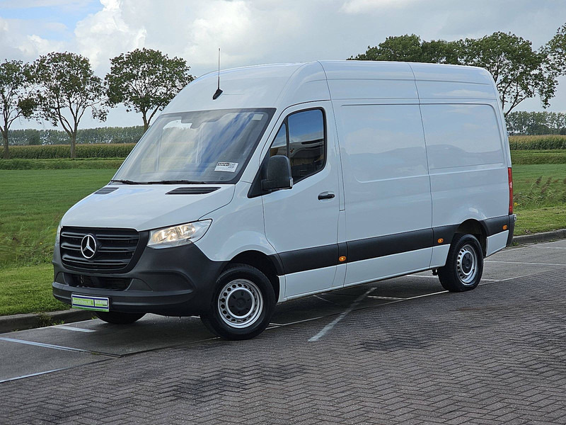 Mercedes-Benz Sprinter 311 L2H2 RWD Mbux Euro6! - Легковой фургон: фото 2 Mercedes-Benz Sprinter 311 L2H2 RWD Mbux Euro6! - Легковой фургон: фото 2