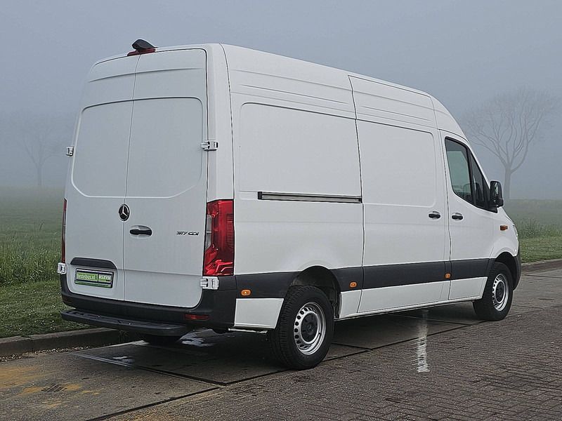 Mercedes-Benz Sprinter 317 L2H2 Mbux RWD Euro6! - Цельнометаллический фургон: фото 3 Mercedes-Benz Sprinter 317 L2H2 Mbux RWD Euro6! - Цельнометаллический фургон: фото 3