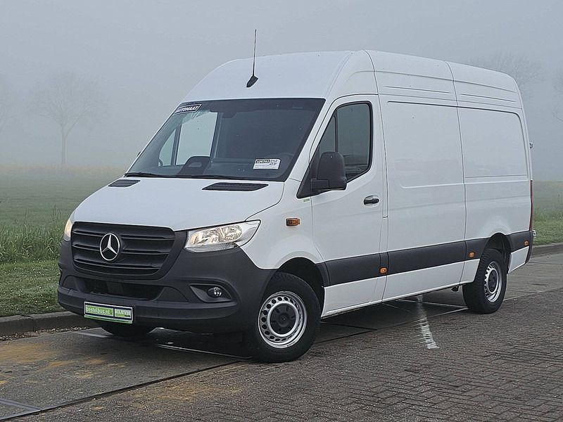 Mercedes-Benz Sprinter 317 L2H2 Mbux RWD Euro6! - Цельнометаллический фургон: фото 2 Mercedes-Benz Sprinter 317 L2H2 Mbux RWD Euro6! - Цельнометаллический фургон: фото 2