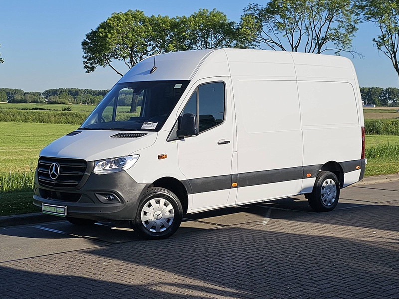 Mercedes-Benz Sprinter 317 L2H2 Navi RWD! - Цельнометаллический фургон: фото 2 Mercedes-Benz Sprinter 317 L2H2 Navi RWD! - Цельнометаллический фургон: фото 2