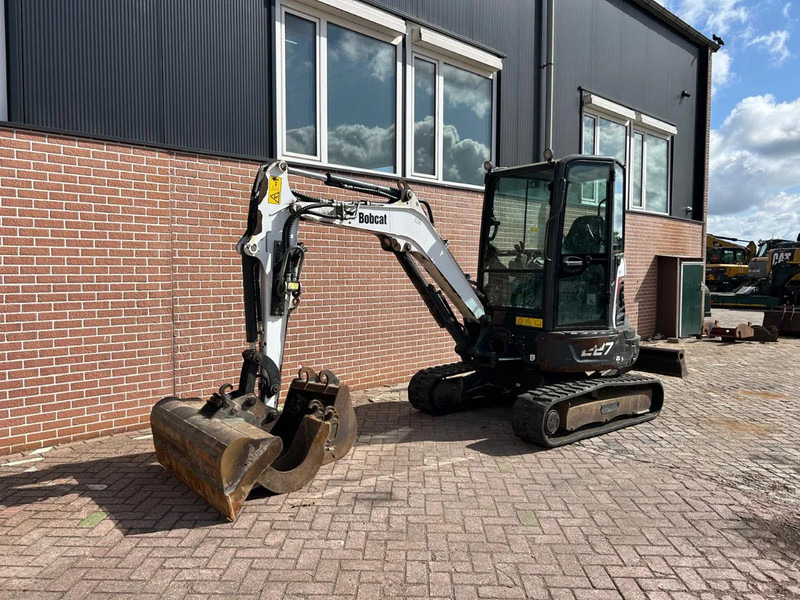 Bobcat E27 - Мини-экскаватор: фото 1 Bobcat E27 - Мини-экскаватор: фото 1