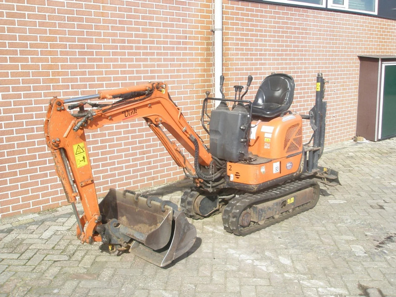 Hitachi ZX10U-2 - Мини-экскаватор: фото 1 Hitachi ZX10U-2 - Мини-экскаватор: фото 1