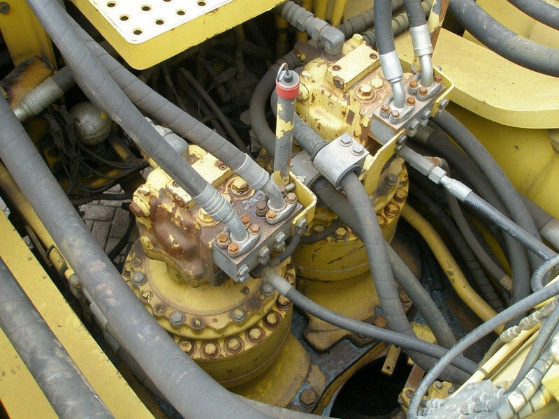 Гусеничный экскаватор Komatsu PC 600LC-7K: фото 10