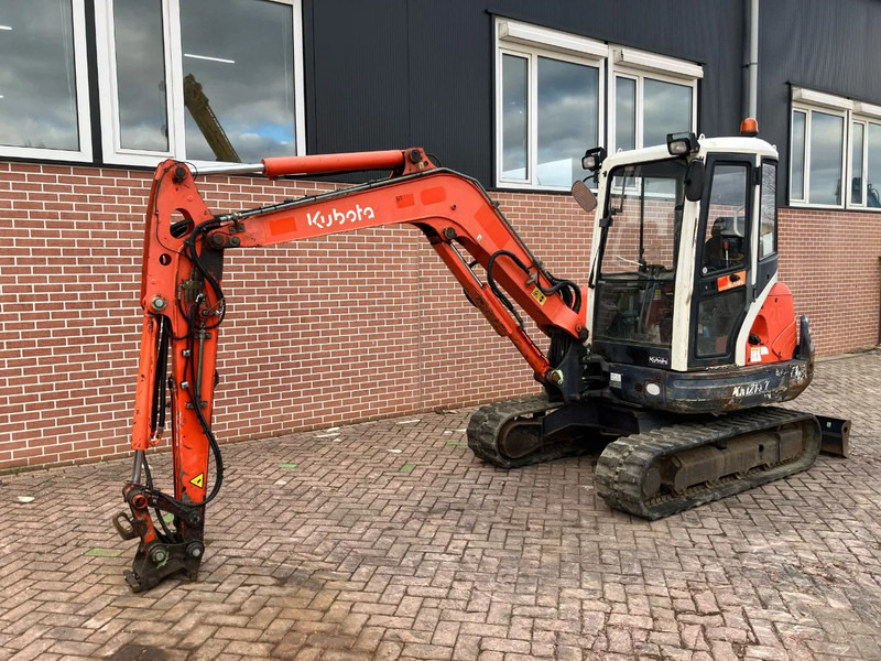 Kubota KX121-3 - Мини-экскаватор: фото 1 Kubota KX121-3 - Мини-экскаватор: фото 1