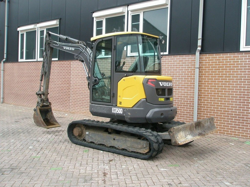 Volvo ECR50D - Мини-экскаватор: фото 2 Volvo ECR50D - Мини-экскаватор: фото 2