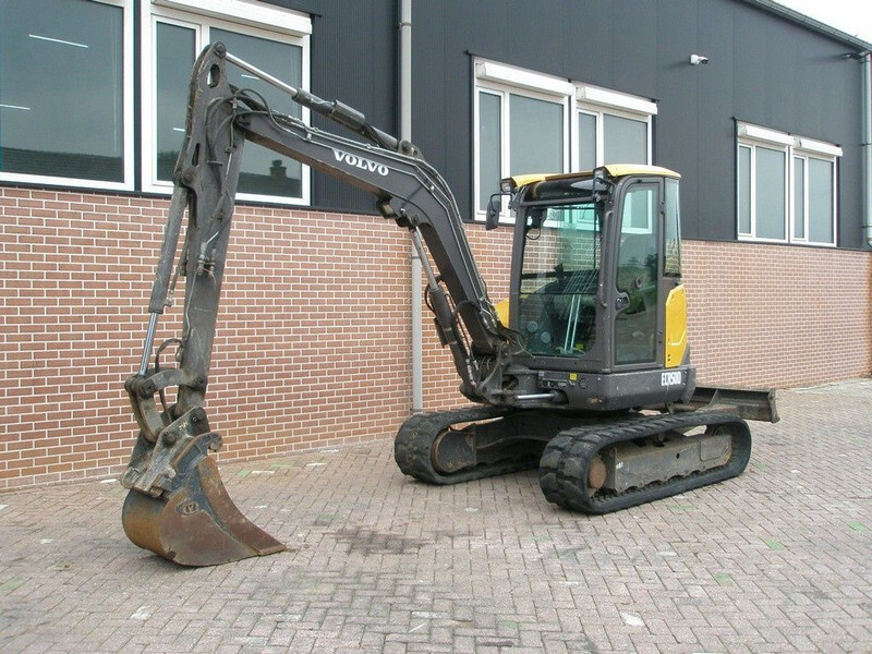 Volvo ECR50D - Мини-экскаватор: фото 1 Volvo ECR50D - Мини-экскаватор: фото 1