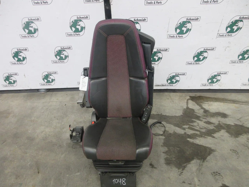 Volvo 23766412 // 23764396 STOELEN SET LUCHTGEVEERT R+L FM MODEL 2023 - Сиденье для Грузовиков: фото 4 Volvo 23766412 // 23764396 STOELEN SET LUCHTGEVEERT R+L FM MODEL 2023 - Сиденье для Грузовиков: фото 4