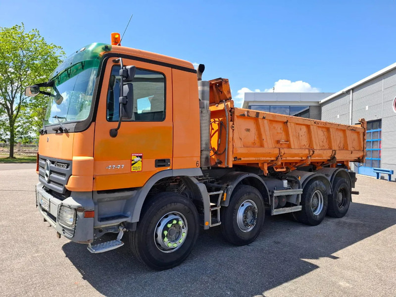 Mercedes-Benz Actros 4141 / 3SIDE MEILLER TIPPER / FULL-STEEL / DRUM BRAKES / ONLY:535937 KM / 2XSTEERING AXLE / AIRCO / AUTOMATIC / EURO-3 / - Самосвал: фото 3 Mercedes-Benz Actros 4141 / 3SIDE MEILLER TIPPER / FULL-STEEL / DRUM BRAKES / ONLY:535937 KM / 2XSTEERING AXLE / AIRCO / AUTOMATIC / EURO-3 / - Самосвал: фото 3