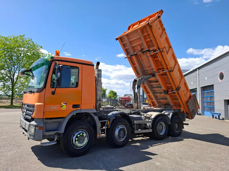 Mercedes-Benz Actros 4141 / 3SIDE MEILLER TIPPER / FULL-STEEL / DRUM BRAKES / ONLY:535937 KM / 2XSTEERING AXLE / AIRCO / AUTOMATIC / EURO-3 / - Самосвал: фото 1 Mercedes-Benz Actros 4141 / 3SIDE MEILLER TIPPER / FULL-STEEL / DRUM BRAKES / ONLY:535937 KM / 2XSTEERING AXLE / AIRCO / AUTOMATIC / EURO-3 / - Самосвал: фото 1