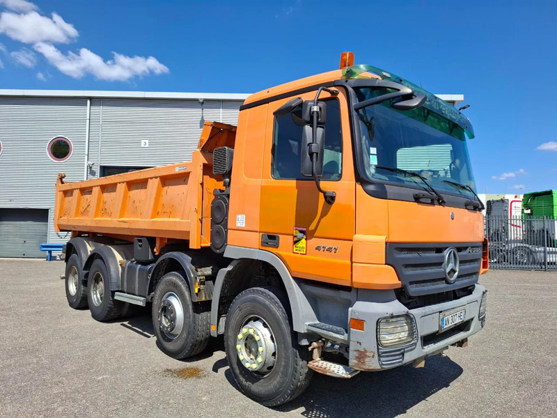 Mercedes-Benz Actros 4141 / 3SIDE MEILLER TIPPER / FULL-STEEL / DRUM BRAKES / ONLY:535937 KM / 2XSTEERING AXLE / AIRCO / AUTOMATIC / EURO-3 / - Самосвал: фото 4 Mercedes-Benz Actros 4141 / 3SIDE MEILLER TIPPER / FULL-STEEL / DRUM BRAKES / ONLY:535937 KM / 2XSTEERING AXLE / AIRCO / AUTOMATIC / EURO-3 / - Самосвал: фото 4