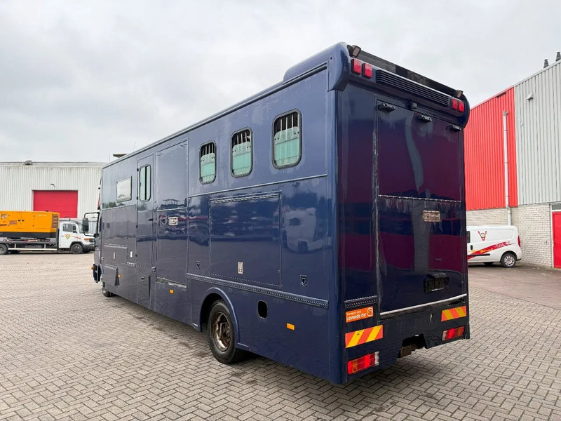 Mercedes-Benz Atego 1223 / ENGINE RUNNING / ONLY:159450 KM / HORSETRUCK / HEATED BOX / WATERTANK / LIVING ROOM / EURO-2 / MANUAL / 1998 - Коневоз: фото 3 Mercedes-Benz Atego 1223 / ENGINE RUNNING / ONLY:159450 KM / HORSETRUCK / HEATED BOX / WATERTANK / LIVING ROOM / EURO-2 / MANUAL / 1998 - Коневоз: фото 3