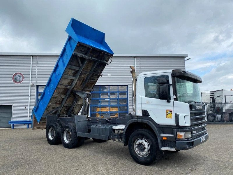 Scania 114-340 / 6X4 / 2 SIDE TIPPER / BIG AXLE / FULL-STEEL / DRUM BRAKES / MANUAL / 1999 - Самосвал: фото 5 Scania 114-340 / 6X4 / 2 SIDE TIPPER / BIG AXLE / FULL-STEEL / DRUM BRAKES / MANUAL / 1999 - Самосвал: фото 5