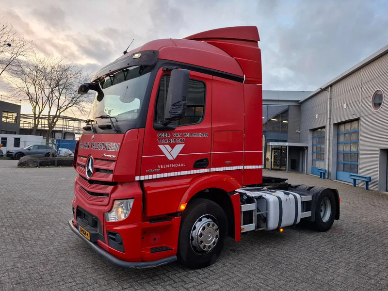 Mercedes-Benz Actros 1942 / NL TRUCK / TUV:25-08-2026 / ONLY:632483 KM / LWDS / CLEAN TRUCK / AUTOMATIC / EURO-6 / 2016 - Тягач: фото 1 Mercedes-Benz Actros 1942 / NL TRUCK / TUV:25-08-2026 / ONLY:632483 KM / LWDS / CLEAN TRUCK / AUTOMATIC / EURO-6 / 2016 - Тягач: фото 1