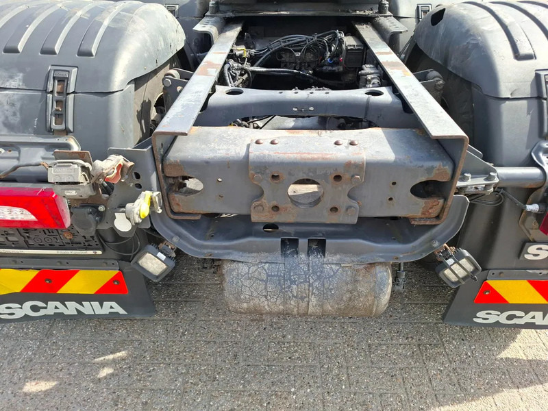 Тягач Scania NGS R650 V8 / 6X4 / RETARDER / 2X BIG AXLE / PARKCOOL / DOUBLE TANK / INLINER / FULL-AIR / ALCOA / LEATHER / NAVI / GEN2 V2 / EU: фото 11