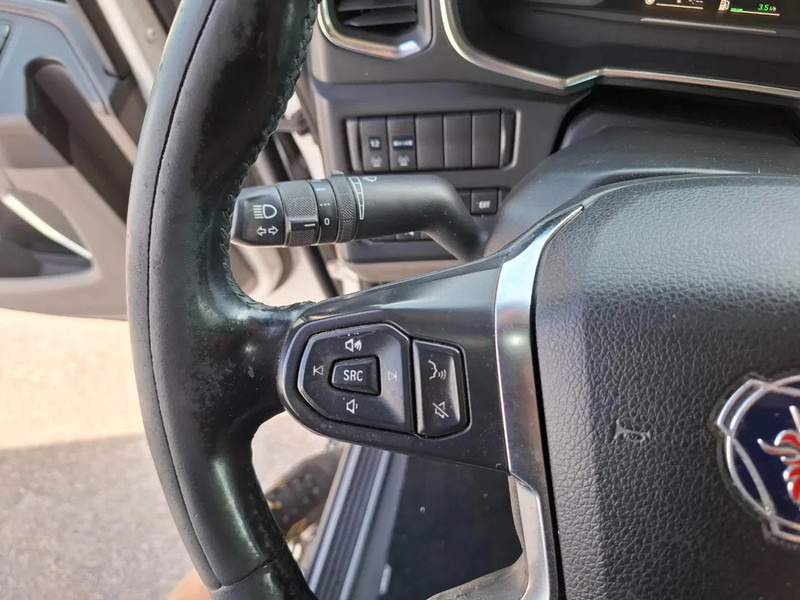 Тягач Scania NGS R650 V8 / 6X4 / RETARDER / 2X BIG AXLE / PARKCOOL / DOUBLE TANK / INLINER / FULL-AIR / ALCOA / LEATHER / NAVI / GEN2 V2 / EU: фото 17