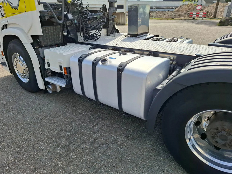 Тягач Scania NGS R650 V8 / 6X4 / RETARDER / 2X BIG AXLE / PARKCOOL / DOUBLE TANK / INLINER / FULL-AIR / ALCOA / LEATHER / NAVI / GEN2 V2 / EU: фото 8