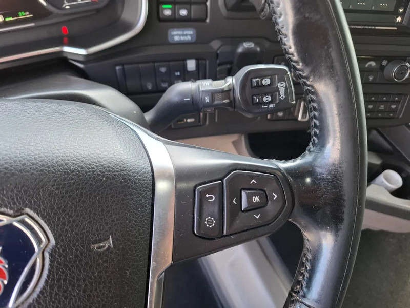 Тягач Scania NGS R650 V8 / 6X4 / RETARDER / 2X BIG AXLE / PARKCOOL / DOUBLE TANK / INLINER / FULL-AIR / ALCOA / LEATHER / NAVI / GEN2 V2 / EU: фото 18