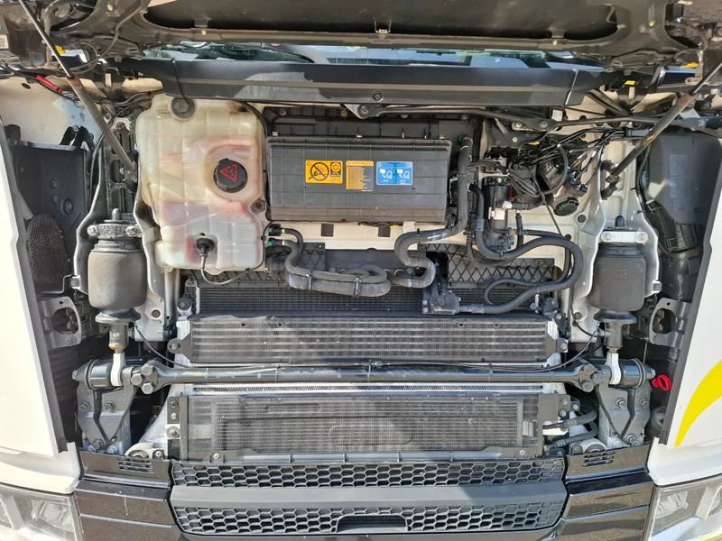 Тягач Scania NGS R650 V8 / 6X4 / RETARDER / 2X BIG AXLE / PARKCOOL / DOUBLE TANK / INLINER / FULL-AIR / ALCOA / LEATHER / NAVI / GEN2 V2 / EU: фото 7