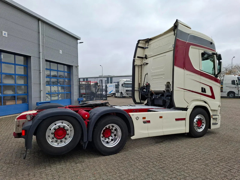 Scania NGS S650 V8 / RETARDER / 633397 KM / FULL-AIR / INLINER / FULL SPOILER / LEATHER / ALCOA / NAVI / FRIDGE / EURO-6 / 2020 - Тягач: фото 5 Scania NGS S650 V8 / RETARDER / 633397 KM / FULL-AIR / INLINER / FULL SPOILER / LEATHER / ALCOA / NAVI / FRIDGE / EURO-6 / 2020 - Тягач: фото 5