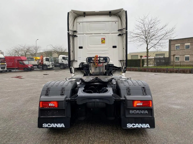 Scania R520 / AUTOMATIC / RETARDER / NAVI /LWDS / PARK-COOL / EURO-6 / 2017 - Тягач: фото 4 Scania R520 / AUTOMATIC / RETARDER / NAVI /LWDS / PARK-COOL / EURO-6 / 2017 - Тягач: фото 4