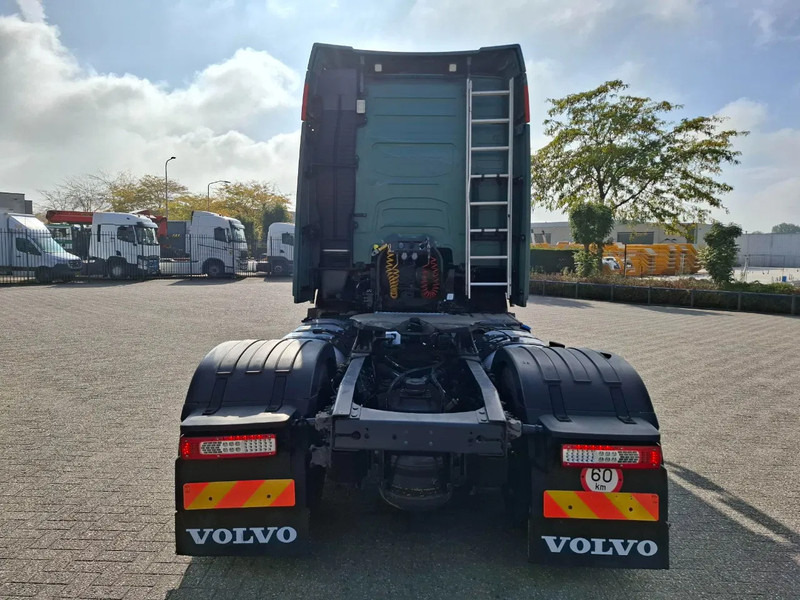 Volvo FH4-460 / VEB+ / DOUBLE TANK / FRIDGE / AIRCO / AUTOMATIC / EURO-6 / 2014 - Тягач: фото 4 Volvo FH4-460 / VEB+ / DOUBLE TANK / FRIDGE / AIRCO / AUTOMATIC / EURO-6 / 2014 - Тягач: фото 4