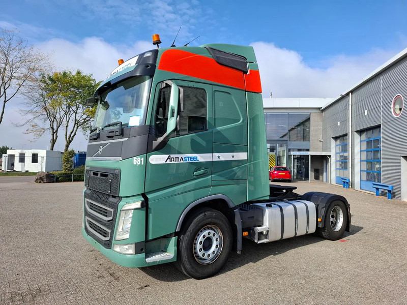 Volvo FH4-460 / VEB+ / DOUBLE TANK / FRIDGE / AIRCO / AUTOMATIC / EURO-6 / 2014 - Тягач: фото 1 Volvo FH4-460 / VEB+ / DOUBLE TANK / FRIDGE / AIRCO / AUTOMATIC / EURO-6 / 2014 - Тягач: фото 1