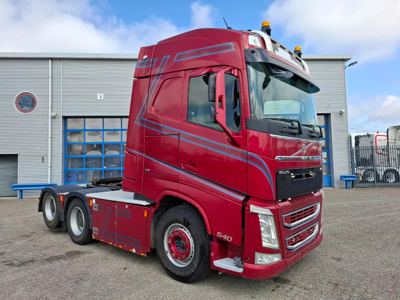 Volvo FH4-540 / 6X4 / BIG AXLE / HYDRAULICS / VEB+ / DYNAMIC STEERING / NAVI / ACC / LWDS / FULL-AIR / LEATHER / AUTOMATIC / EURO-6 / - Тягач: фото 2 Volvo FH4-540 / 6X4 / BIG AXLE / HYDRAULICS / VEB+ / DYNAMIC STEERING / NAVI / ACC / LWDS / FULL-AIR / LEATHER / AUTOMATIC / EURO-6 / - Тягач: фото 2
