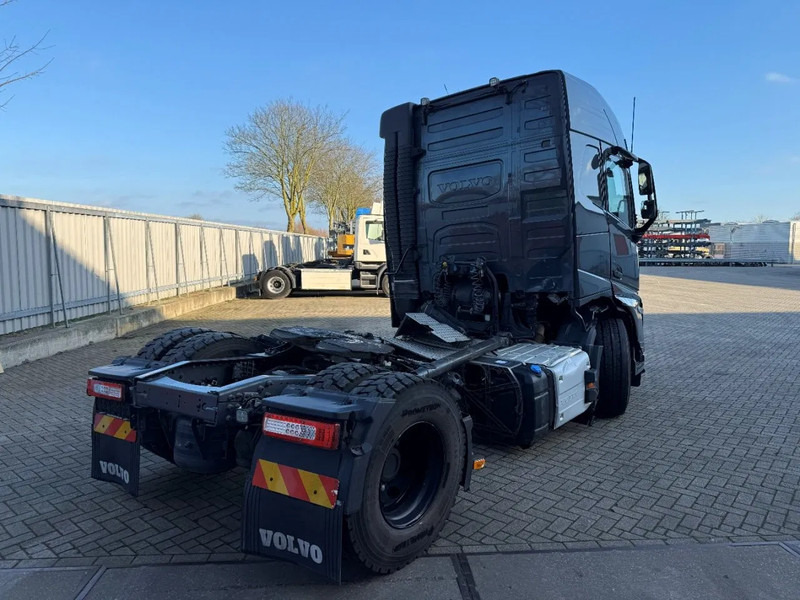 Volvo FH5-460 / VEB+ / HYDRAULICS / I-PARKCOOL / ONLY:188538 KM / FULL-AIR / ACC / LWDS / AUTOMATIC / EURO-6 / 2023 - Тягач: фото 4 Volvo FH5-460 / VEB+ / HYDRAULICS / I-PARKCOOL / ONLY:188538 KM / FULL-AIR / ACC / LWDS / AUTOMATIC / EURO-6 / 2023 - Тягач: фото 4