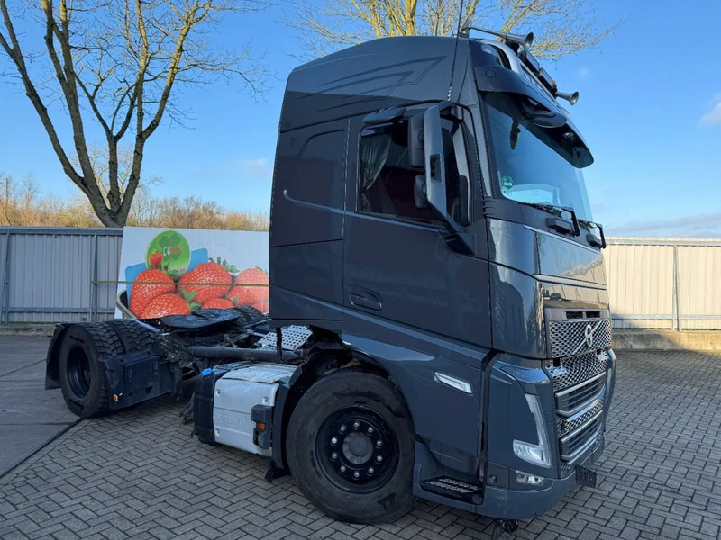 Volvo FH5-460 / VEB+ / HYDRAULICS / I-PARKCOOL / ONLY:188538 KM / FULL-AIR / ACC / LWDS / AUTOMATIC / EURO-6 / 2023 - Тягач: фото 2 Volvo FH5-460 / VEB+ / HYDRAULICS / I-PARKCOOL / ONLY:188538 KM / FULL-AIR / ACC / LWDS / AUTOMATIC / EURO-6 / 2023 - Тягач: фото 2