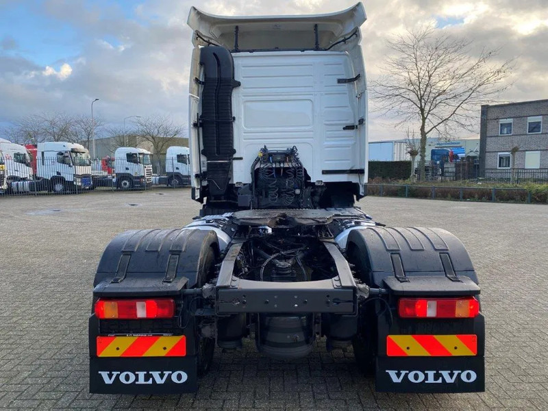 Volvo FM11-370 / GERMAN TRUCK / KB CHASSIS / VEB / ACC / LWDS / DOUBLE TANK / ONLY:763562 KM / AIRCO / AUTOMATIC / EURO-6 / 2018 - Тягач: фото 4 Volvo FM11-370 / GERMAN TRUCK / KB CHASSIS / VEB / ACC / LWDS / DOUBLE TANK / ONLY:763562 KM / AIRCO / AUTOMATIC / EURO-6 / 2018 - Тягач: фото 4